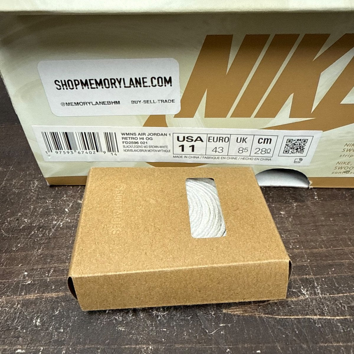 Jordan 1 Retro High OG Latte (Women's) Size 11W - aux
