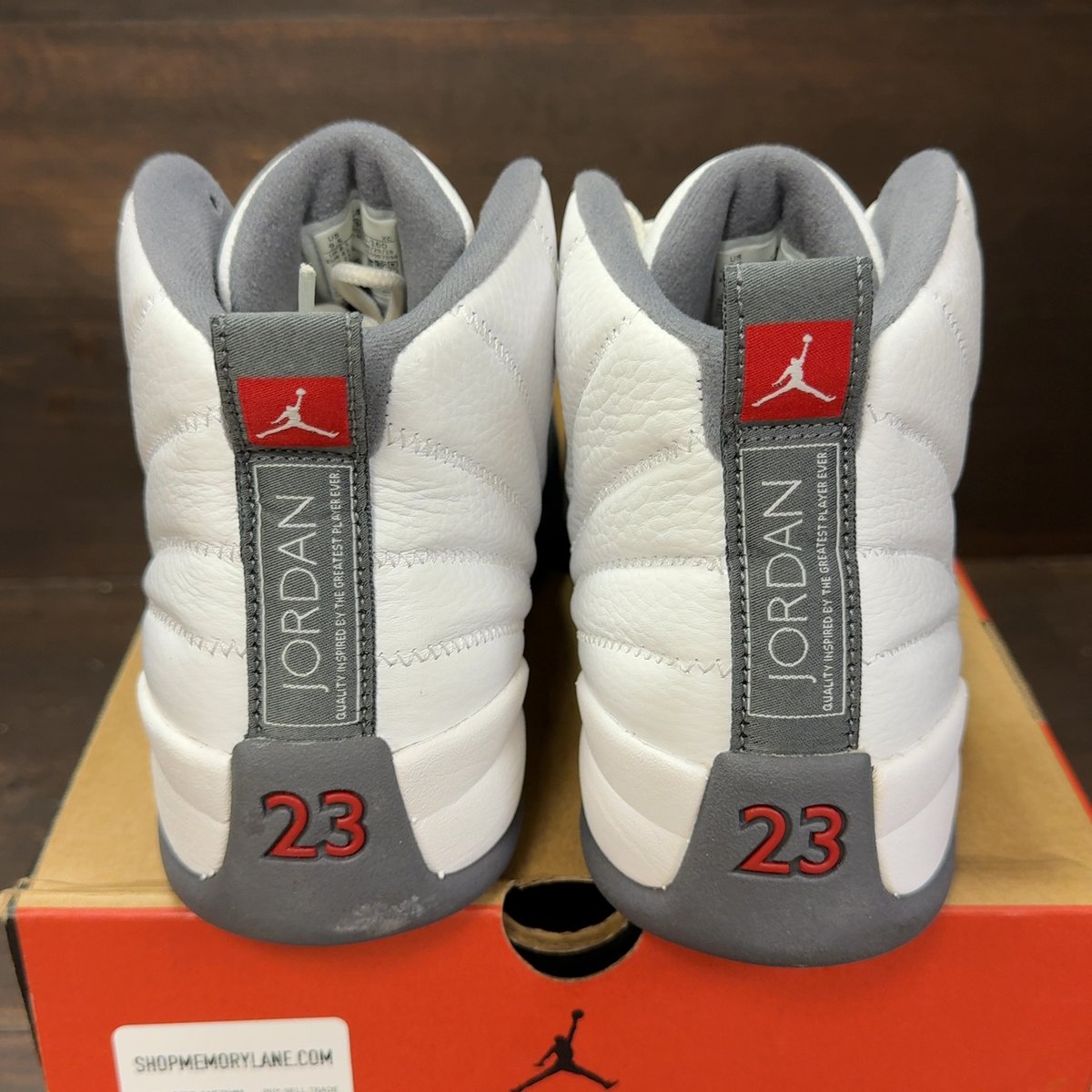 Jordan 12 Retro White Dark Grey Size 9.5 (Pre-Owned) - aux