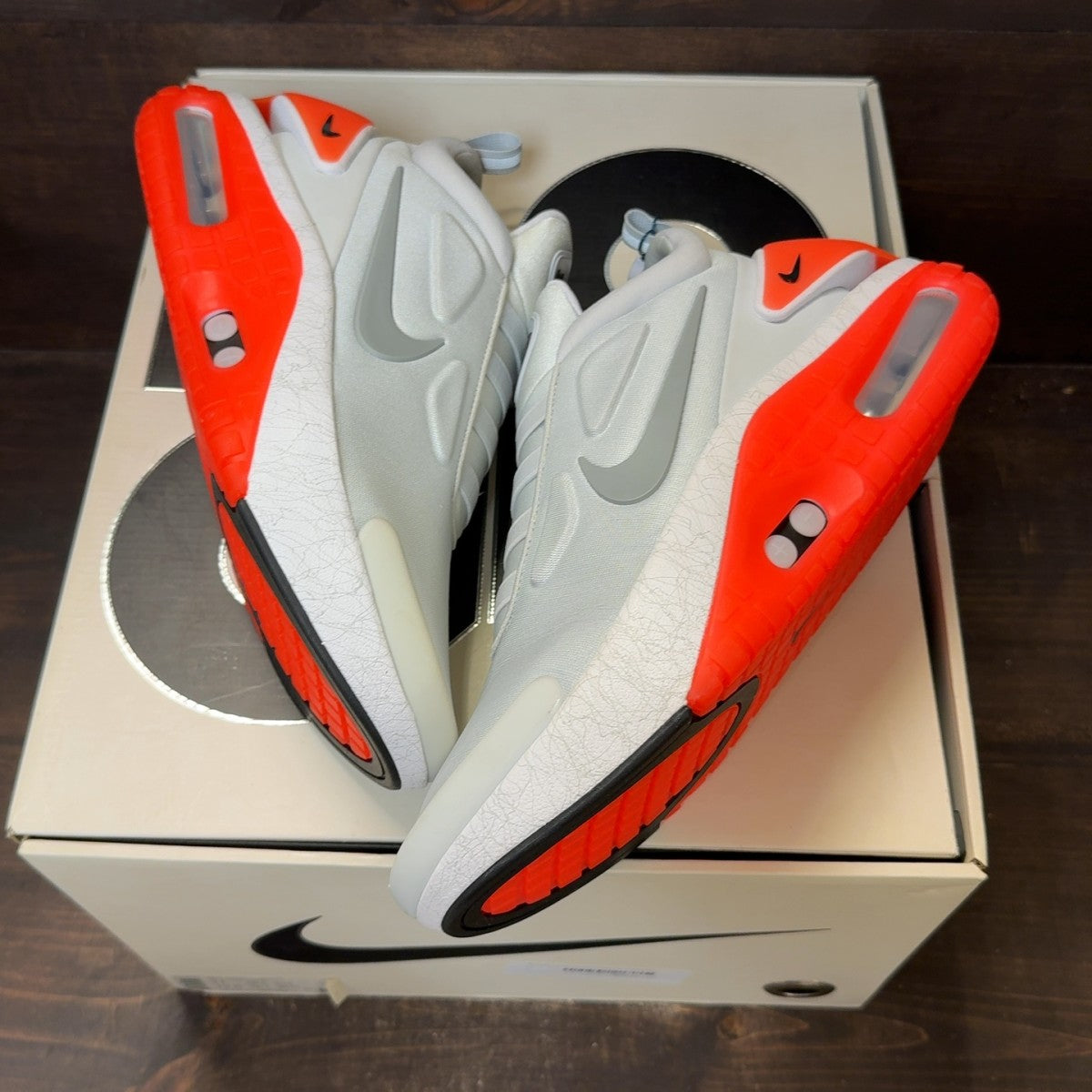 Nike Adapt Auto Max Infrared (US Charger) - Image 2