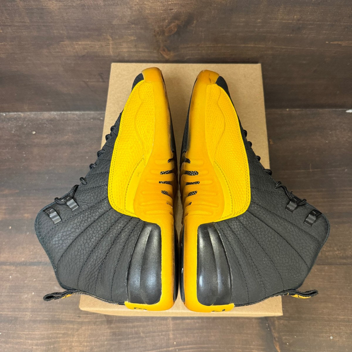 Jordan 12 Retro Black University Gold (GS) Size 7Y (Pre-Owned) - Image 4