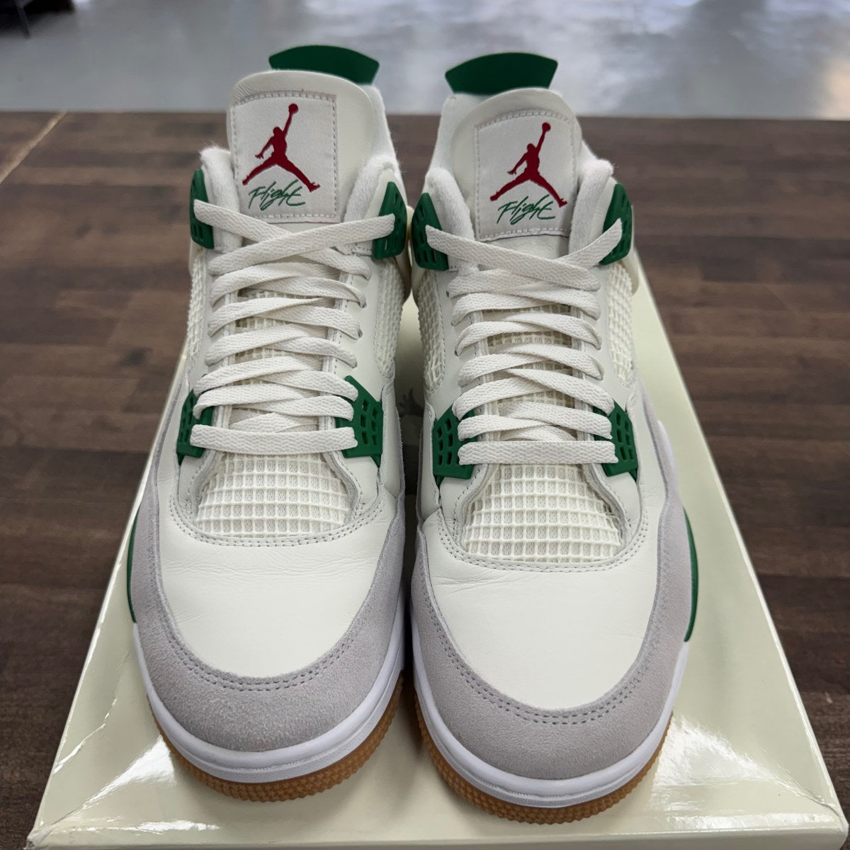 Jordan 4 Retro SB Pine Green Size 13 (Pre-Owned) - Image 2