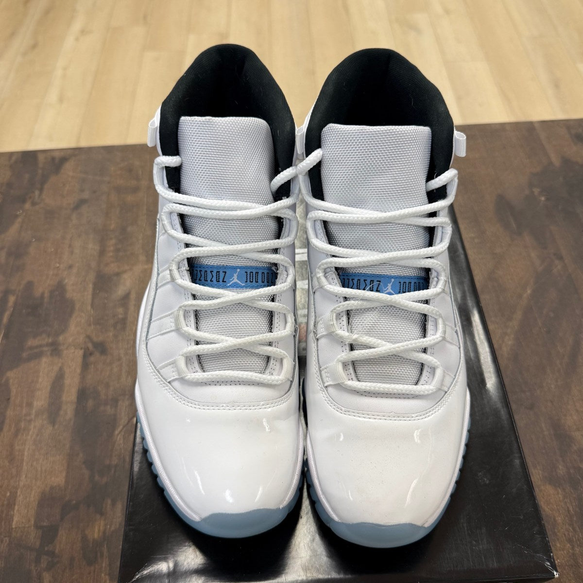Jordan 11 Retro Legend Blue (2024) - Image 2