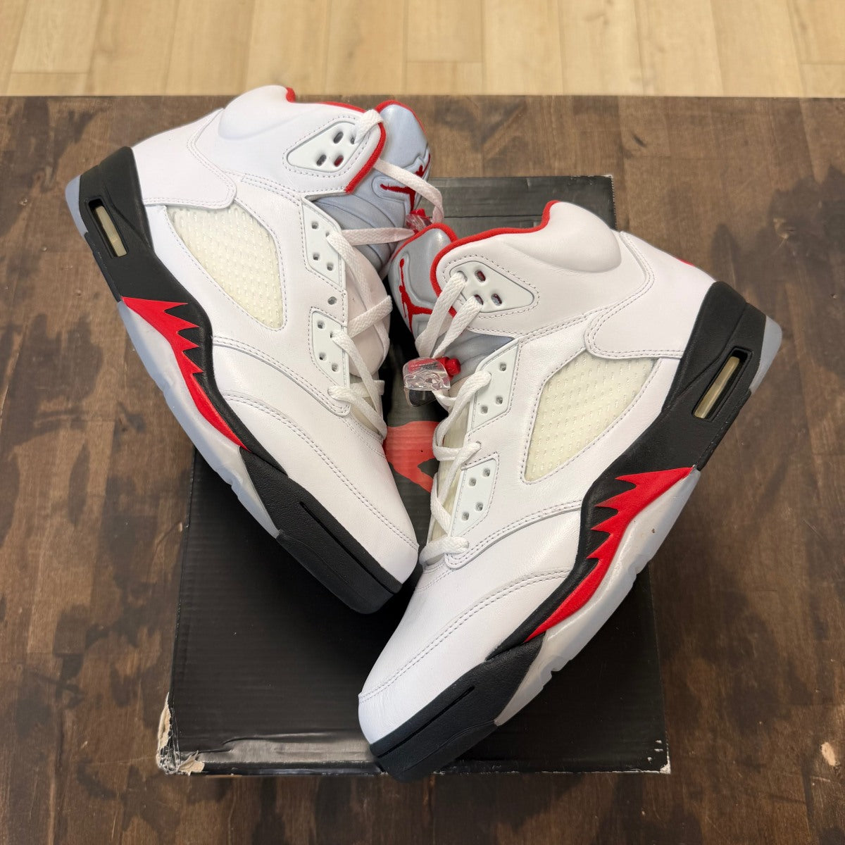 Jordan 5 Retro Fire Red Silver Tongue (2020) - Image 1