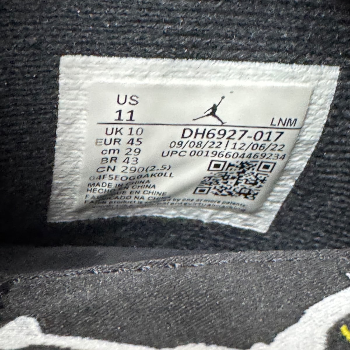 Jordan 4 Retro Thunder (2023) Size 11 (Pre-Owned) - Image 7
