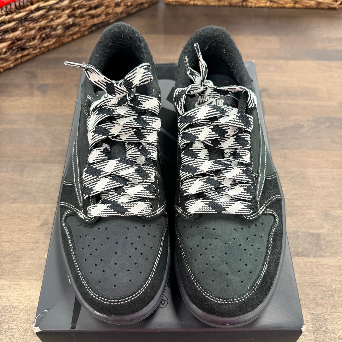 Jordan 1 Retro Low OG SP Travis Scott Black Phantom - Image 2