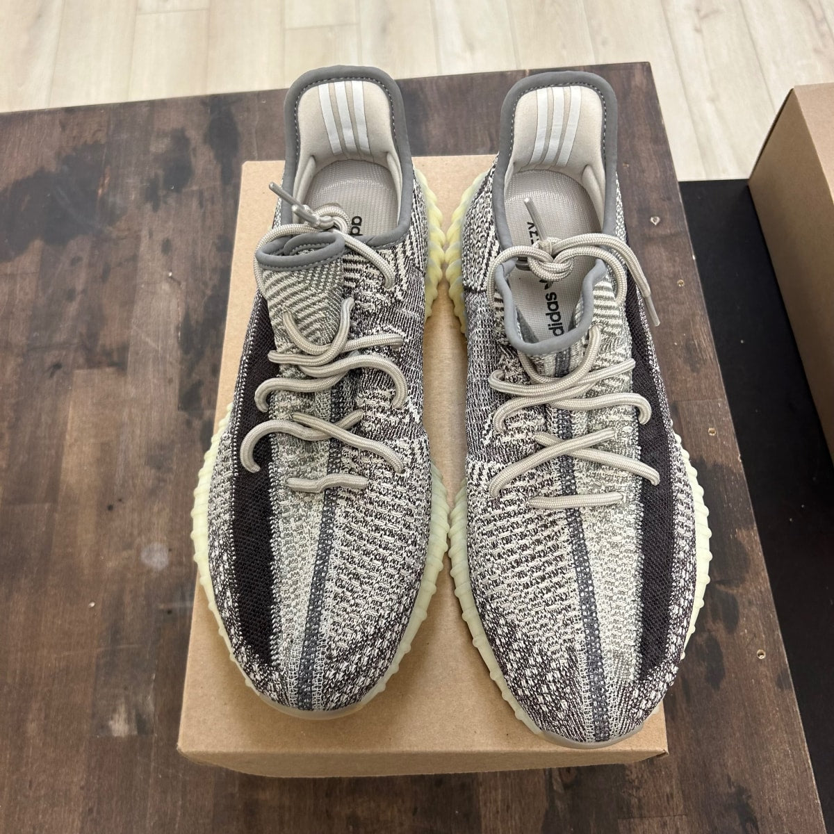 adidas Yeezy Boost 350 V2 Zyon Size 11 (Pre-Owned) - Image 2