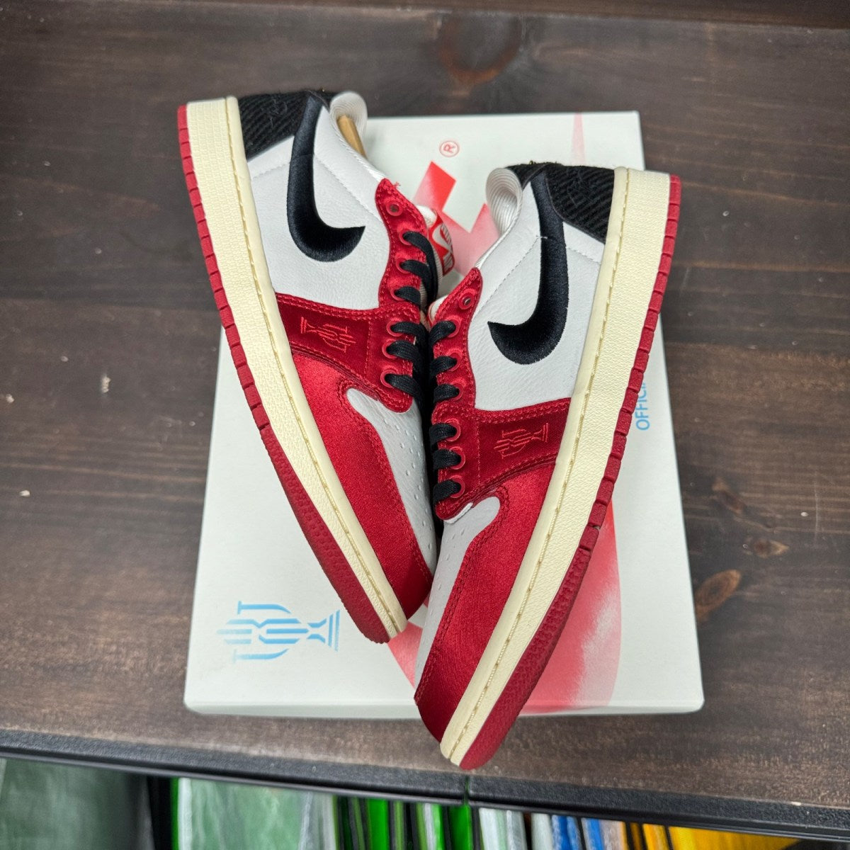 Jordan 1 Retro Low OG Trophy Room Rookie Card Away - Image 2