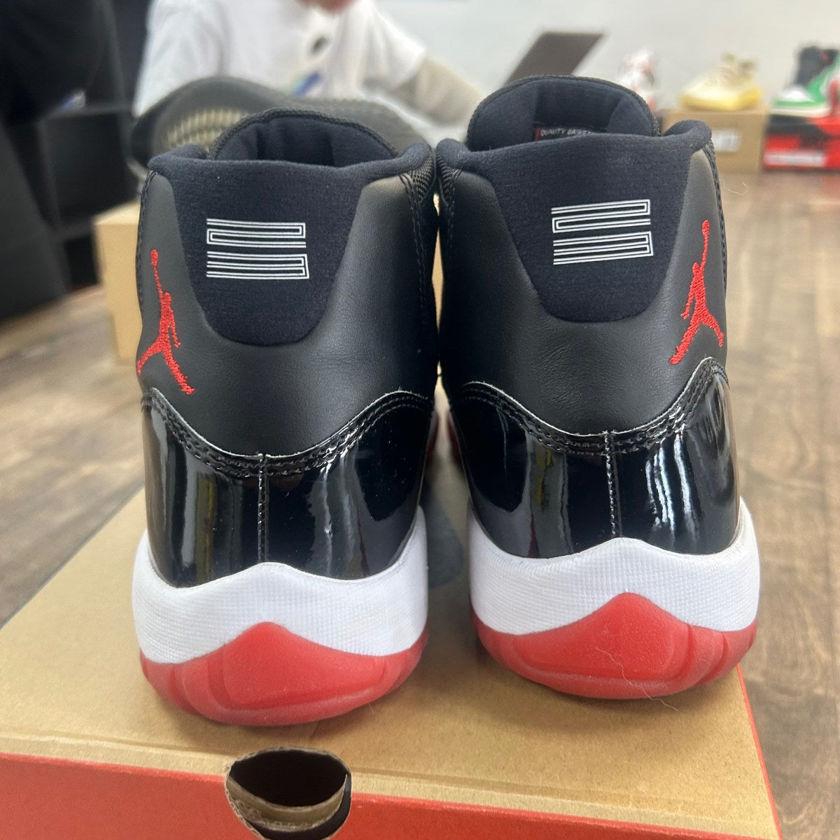 Jordan 11 Retro Playoffs Bred (2019) Size 9.5 (Pre-Owned) - Image 4