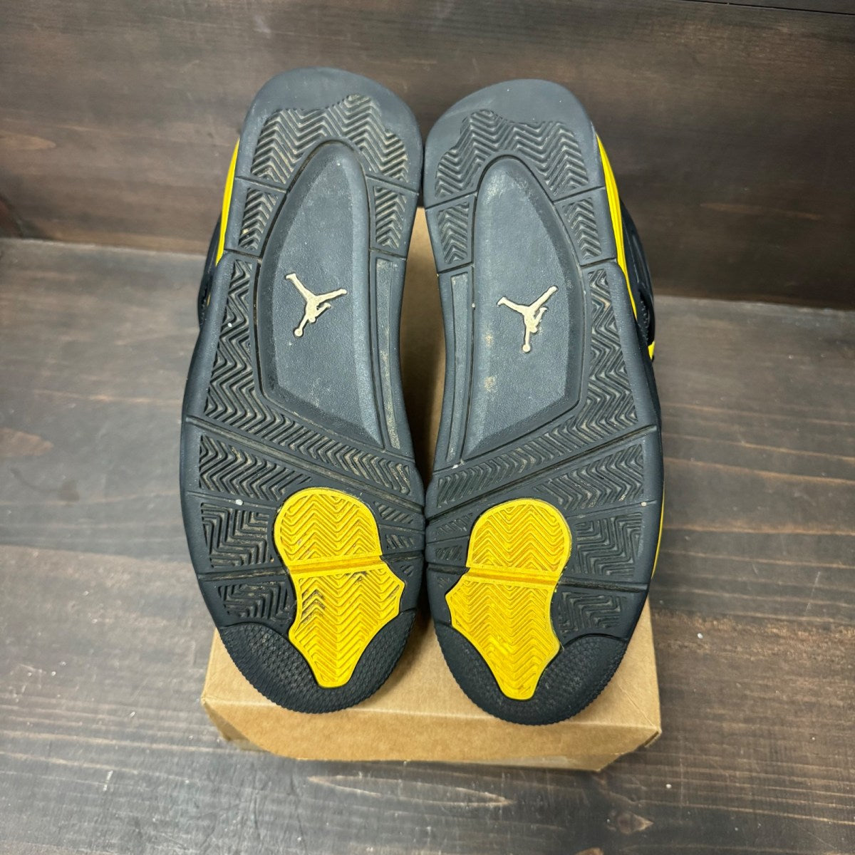 Jordan 4 Retro Thunder (2023) Size 11 (Pre-Owned) - Image 6