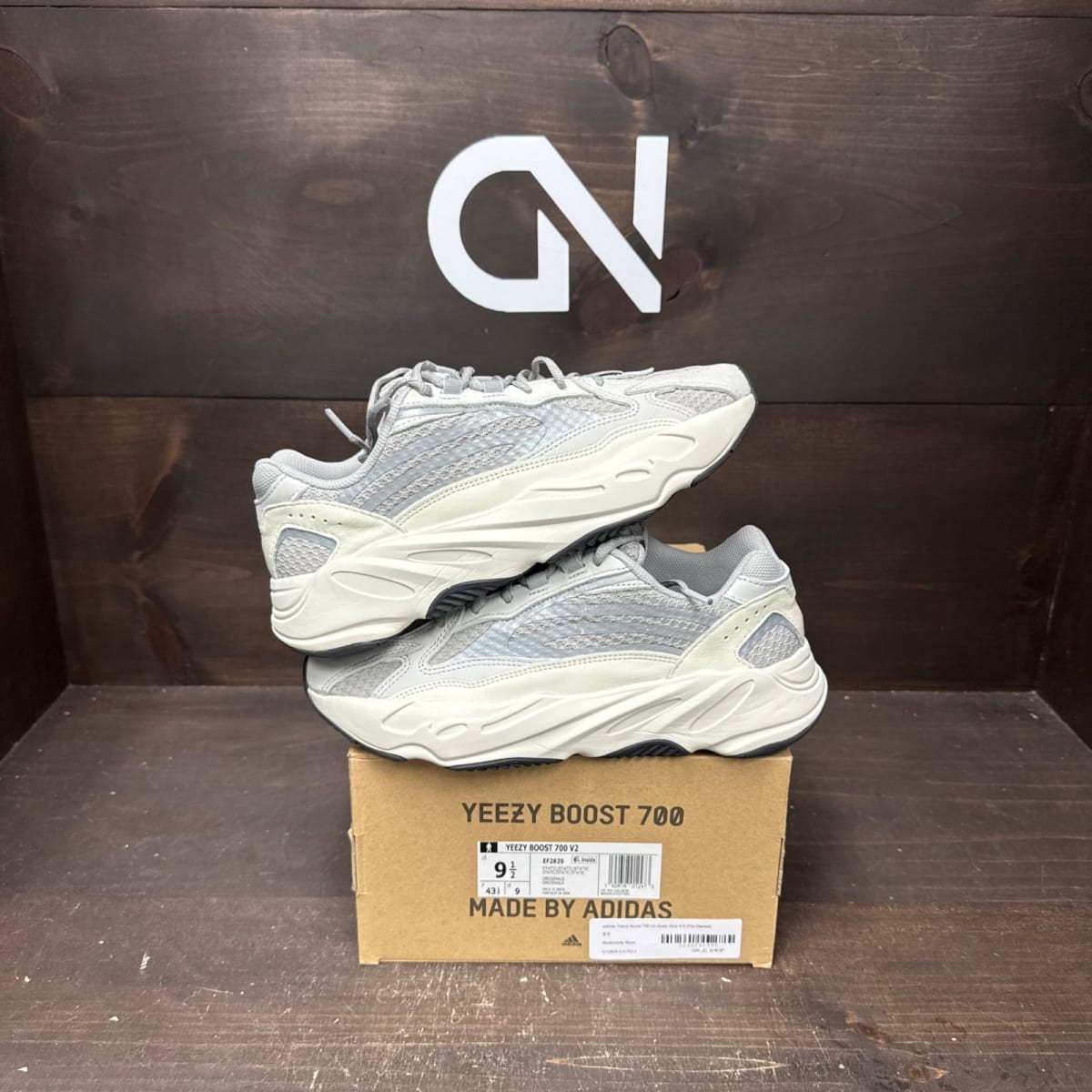 adidas Yeezy Boost 700 V2 Static Size 9.5 (Pre-Owned) - front