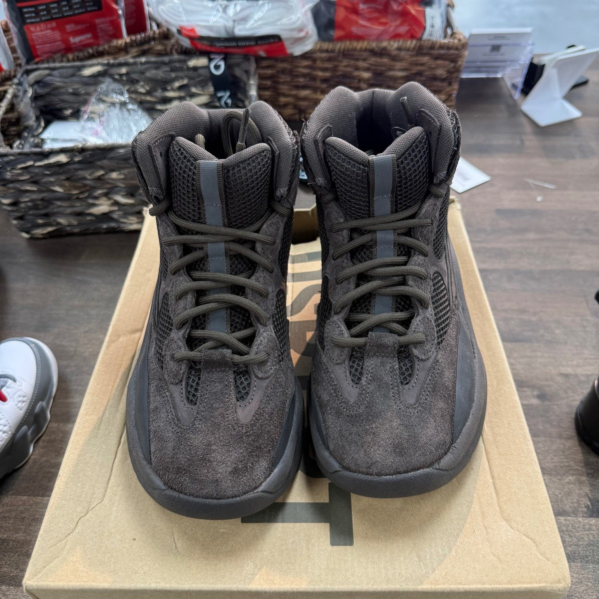 adidas Yeezy Desert Boot Oil Size 7.5 (Pre-Owned) - Image 4