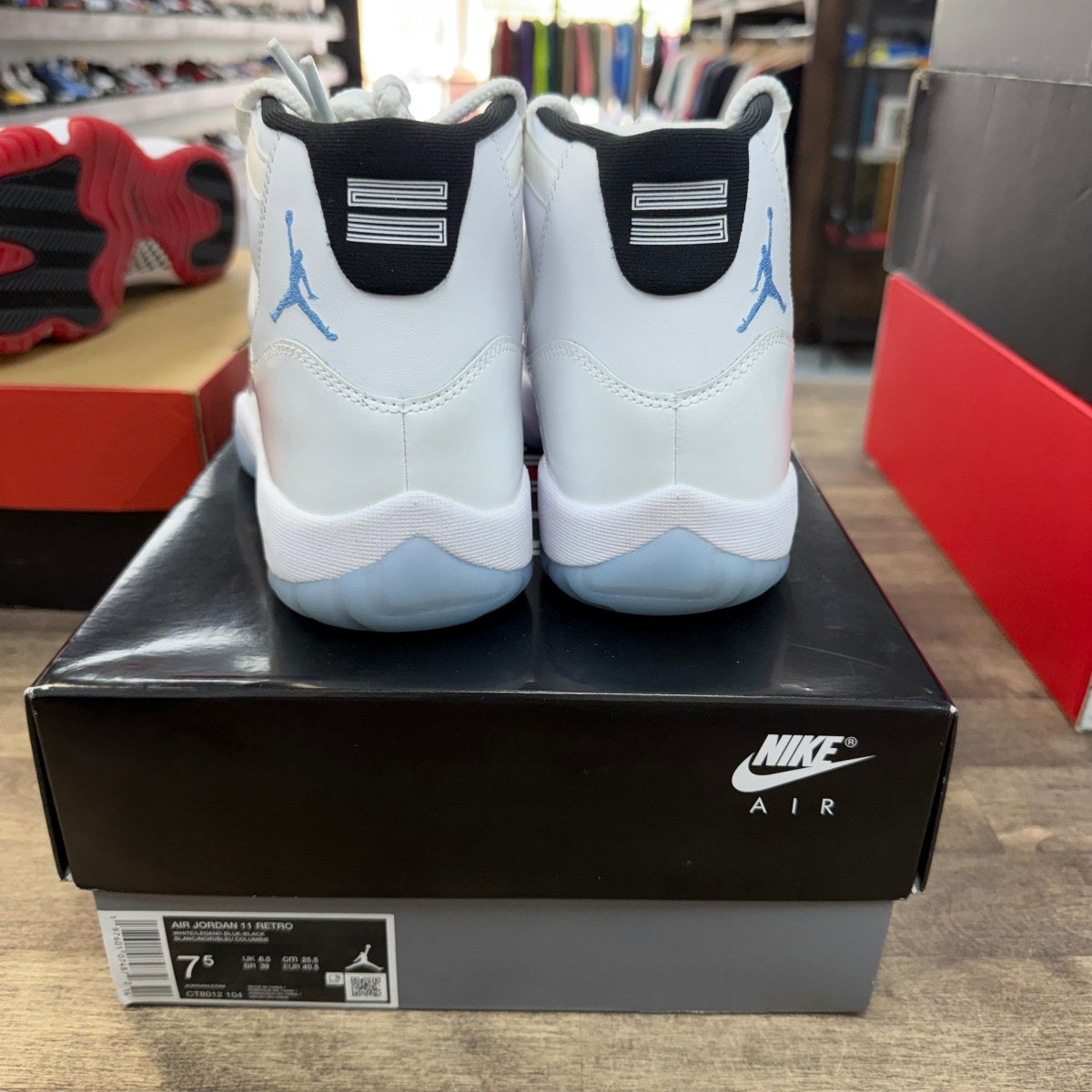 Jordan 11 Retro Legend Blue (2024) - Image 3