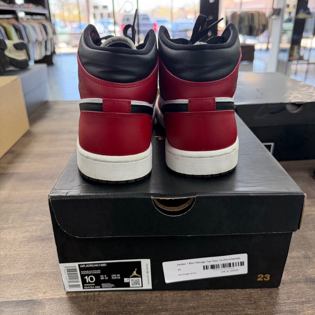 Jordan 1 Mid Chicago Toe - Image 5