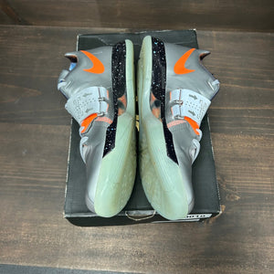 Nike KD 4 Galaxy (2024) - Image 4