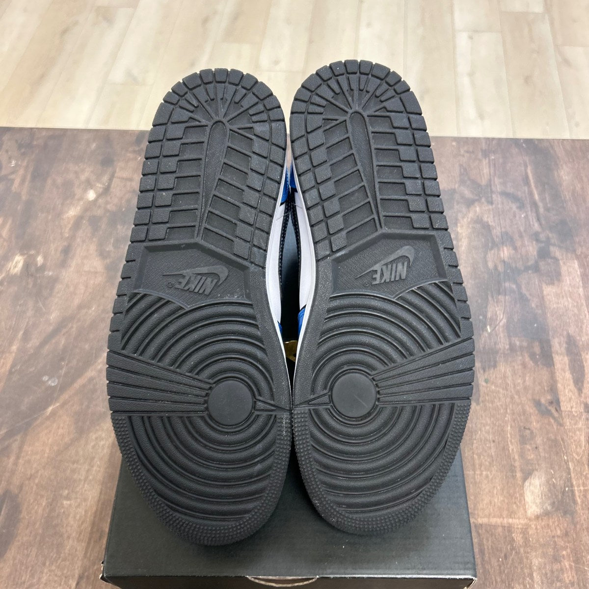 Jordan 1 Mid Signal Blue - Image 5