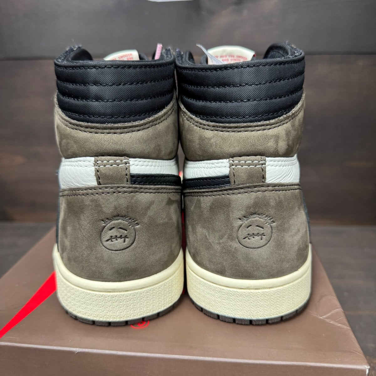 Jordan 1 Retro High OG SP Travis Scott Mocha Size 8.5 (Pre-Owned) - sole
