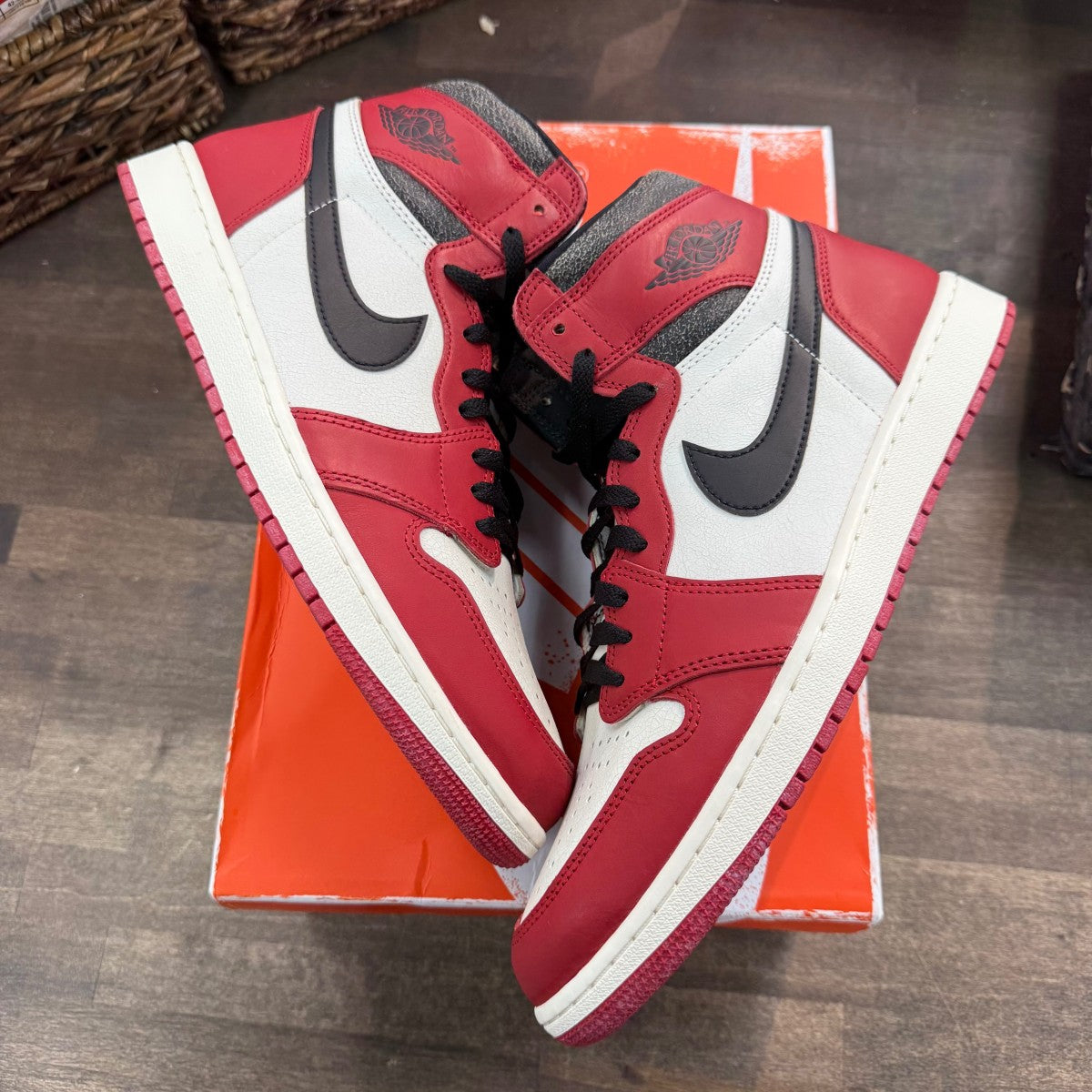 Jordan 1 Retro High OG Chicago Lost and Found Size 13 (Pre-Owned) - Image 1