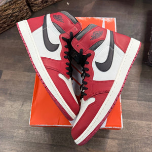 Jordan 1 Retro High OG Chicago Lost and Found Size 13 (Pre-Owned) - Image 1