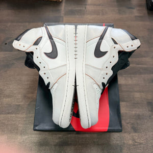 Jordan 1 Retro High OG Defiant SB NYC to Paris Size 10 (Pre-Owned) - Image 2