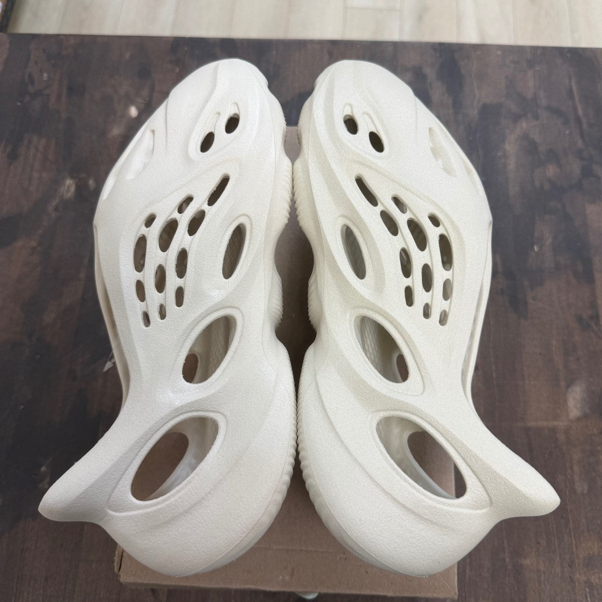 adidas Yeezy Foam RNNR Sand - Image 4