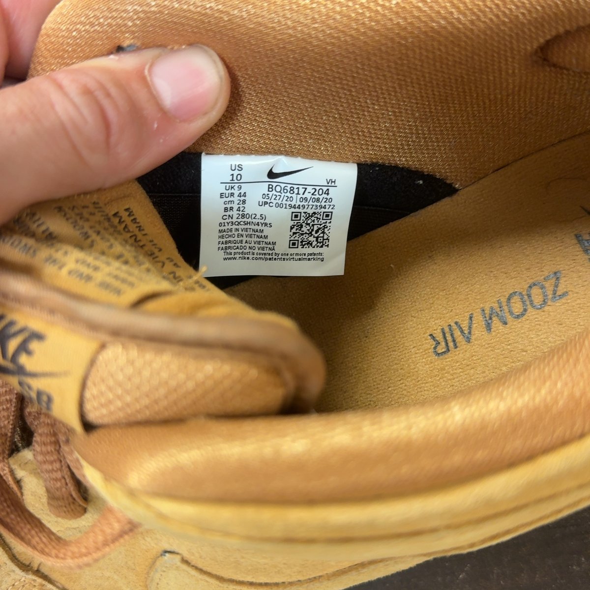 Nike SB Dunk Low Wheat Size 10 (Pre-Owned) - aux