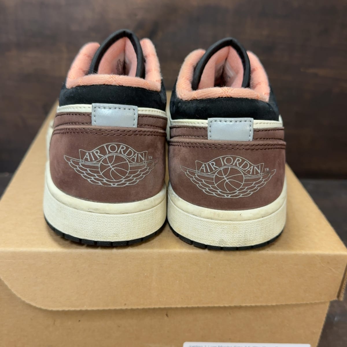 Jordan 1 Low Mocha Size 7.5 (Pre-Owned) - aux
