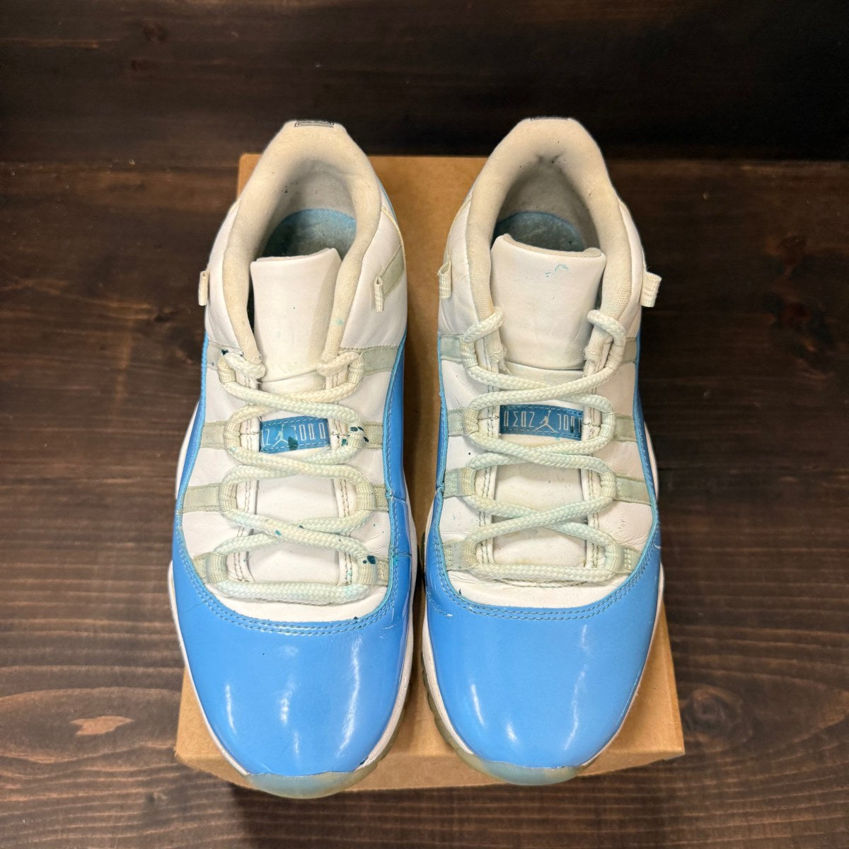 Jordan 11 Retro Low University Blue (2017) Size 10.5 (Pre-Owned) - Image 3