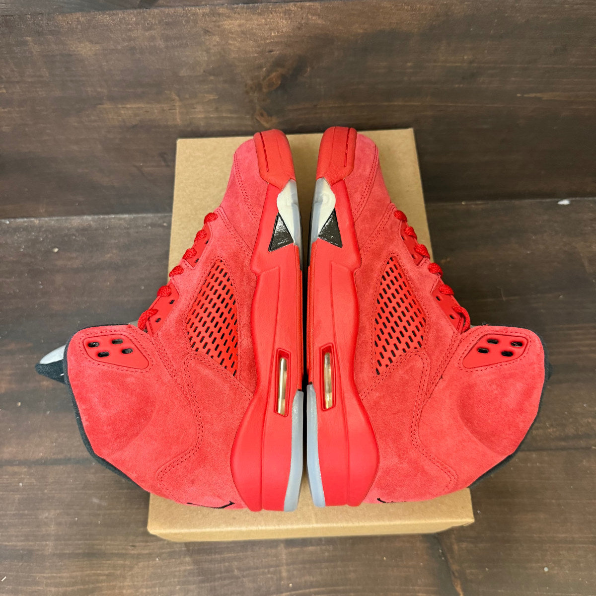 Jordan 5 Retro Red Suede Size 7 (Pre-Owned) - Image 4