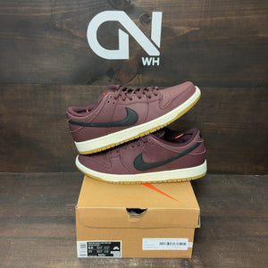 Nike SB Dunk Low Pro Burgundy Crush Size 9.5 (Pre-Owned) - front