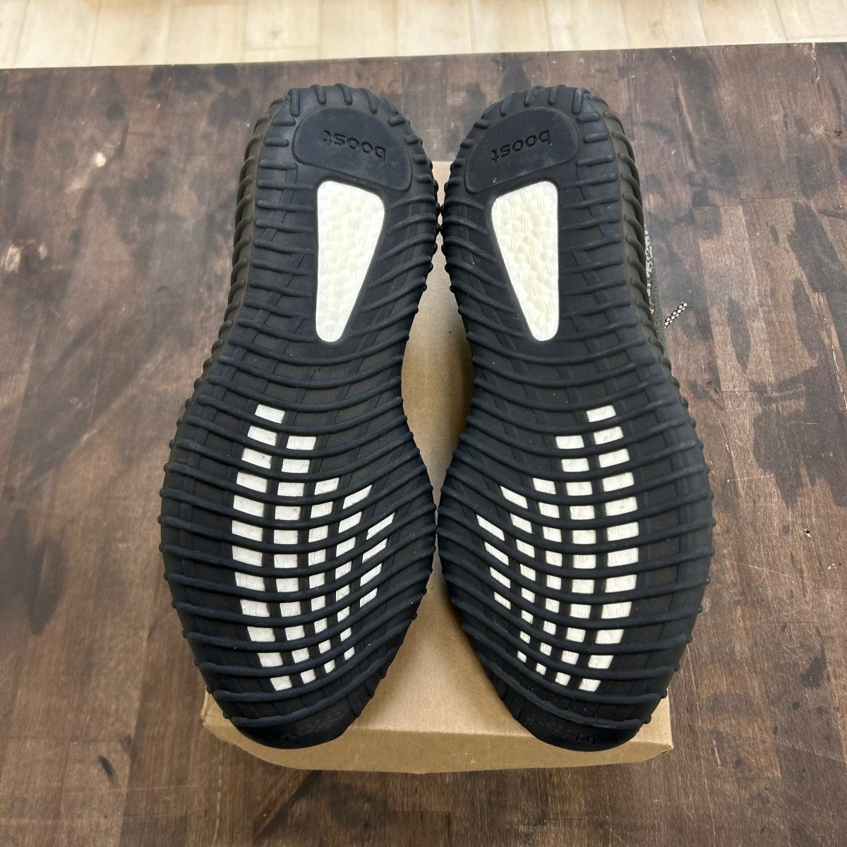 adidas Yeezy Boost 350 V2 Carbon Beluga Size 12 (Pre-Owned) - Image 5