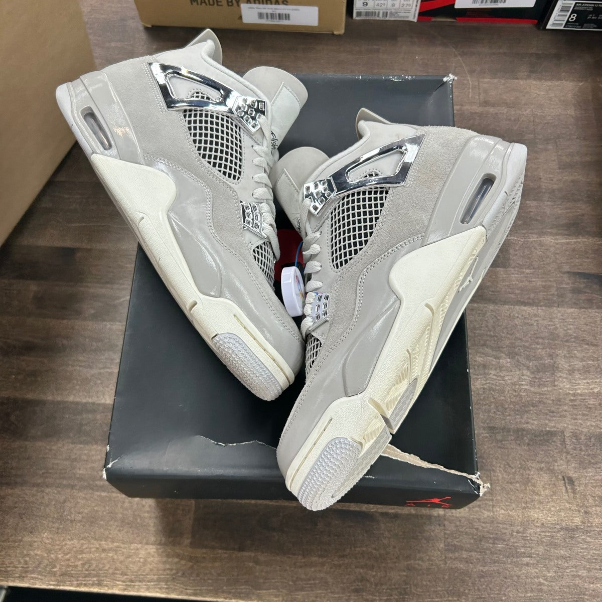 Jordan 4 Retro Frozen Moments (Women's) Size 11W (Pre-Owned) - Image 1