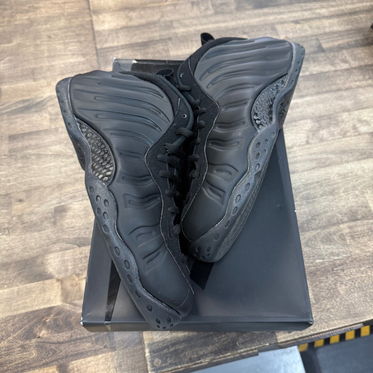 Nike Air Foamposite One Anthracite (2023) - Image 1