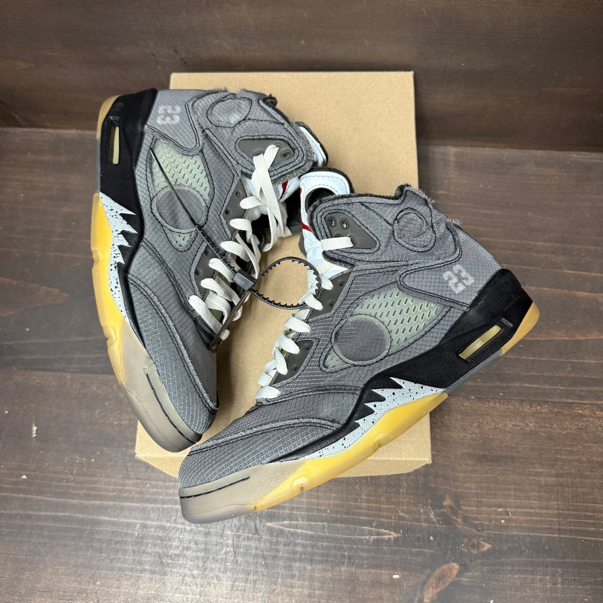 Jordan 5 Retro Off-White Muslin Size 9 (Pre-Owned) - tag