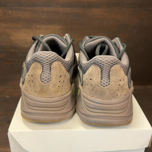 adidas Yeezy Boost 700 Mauve Size 8 (Pre-Owned) - Image 5