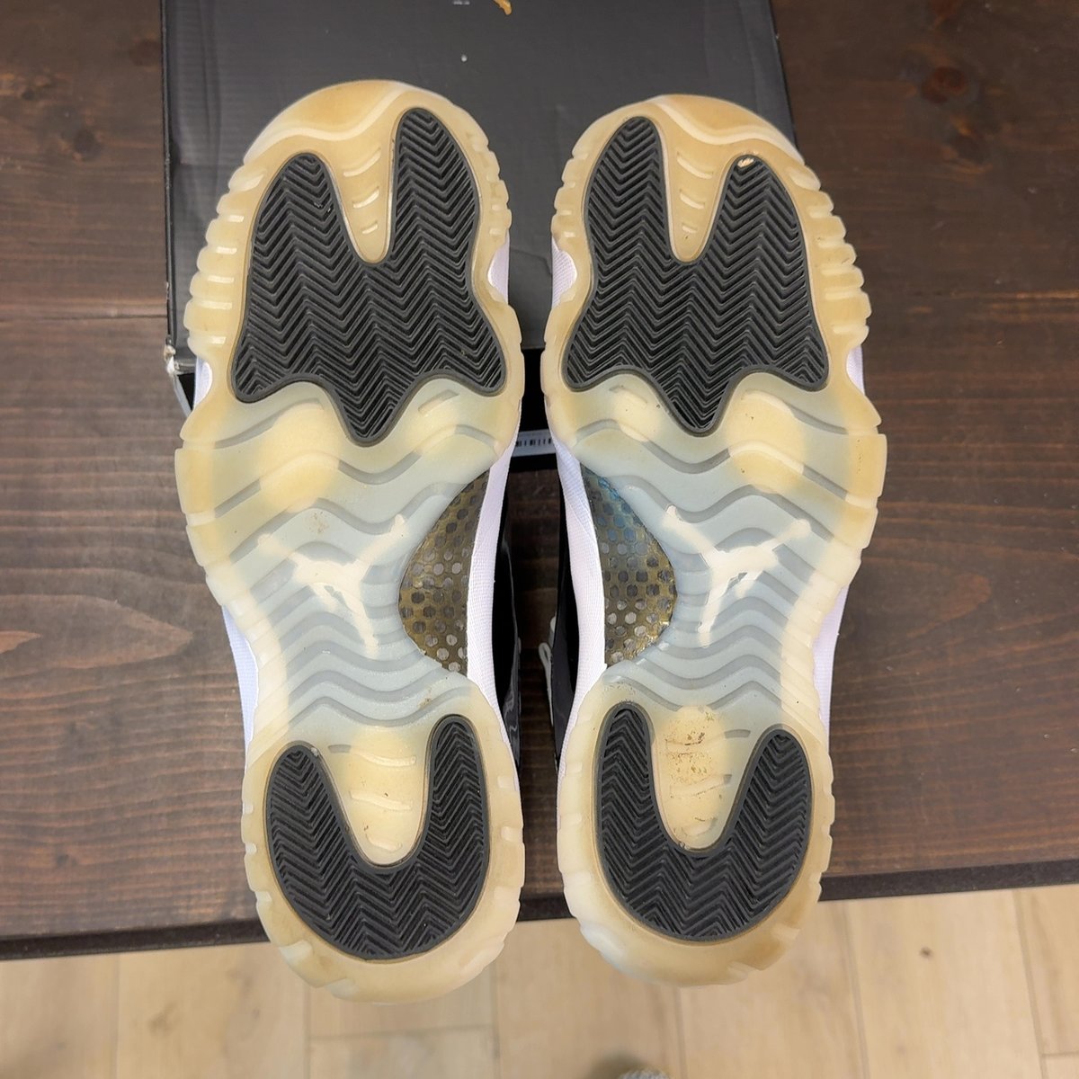 Jordan 11 Retro DMP Gratitude (2023) Size 11 (Pre-Owned) - aux