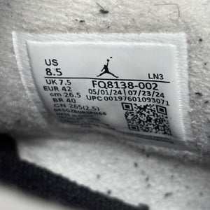 Jordan 4 Retro Fear (2024) Size 8.5 (Pre-Owned) - aux