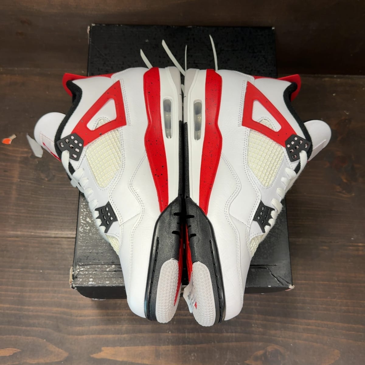 Jordan 4 Retro Red Cement Size 10 (Pre-Owned) - aux