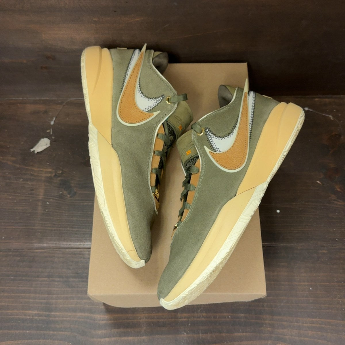 Nike LeBron 20 Olive Green Size 11.5 (Pre-Owned) - Image 2