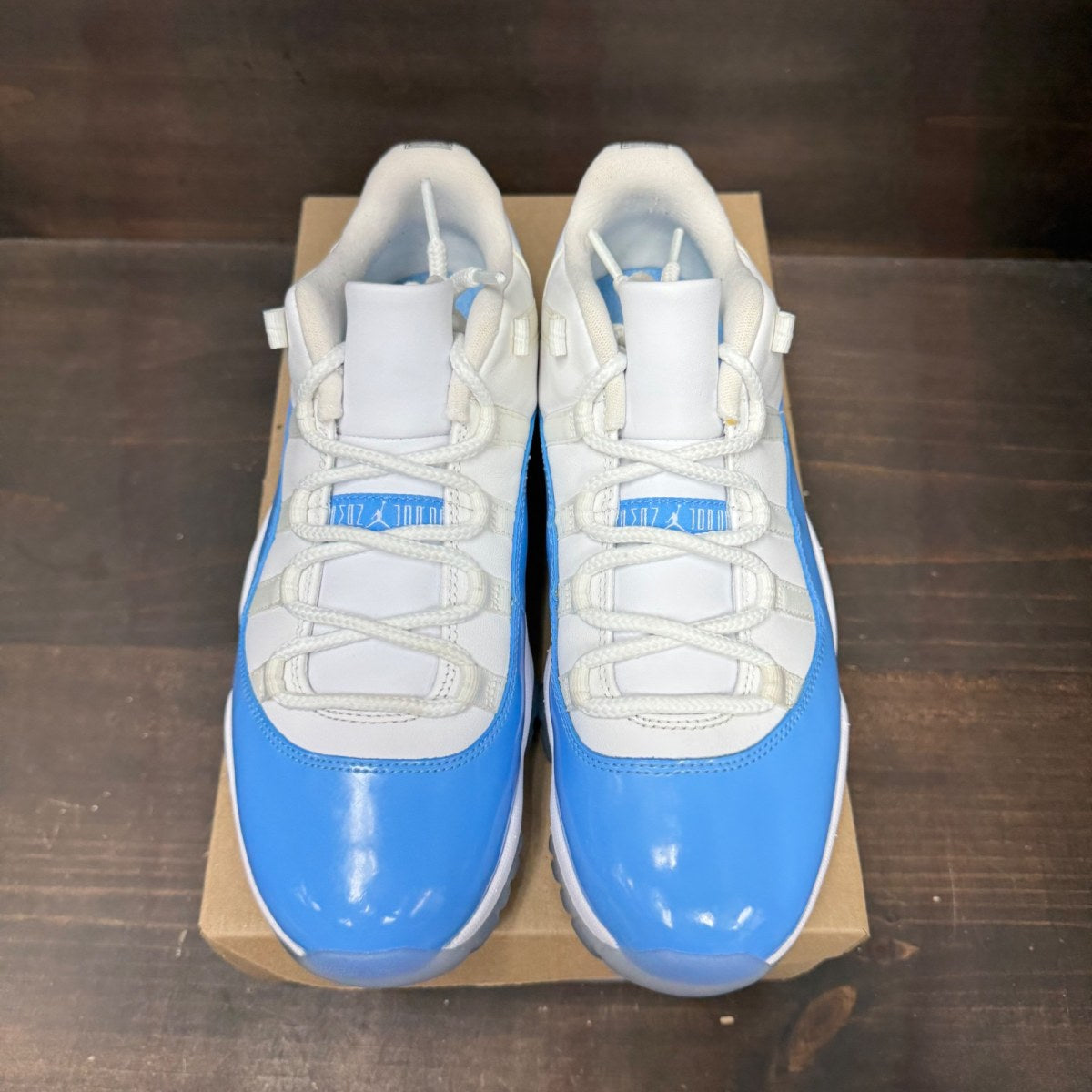 Jordan 11 Retro Low University Blue (2017) Size 9.5 (Pre-Owned) - Image 3