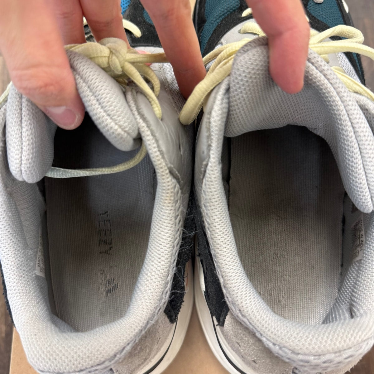 adidas Yeezy Boost 700 Wave Runner Size 12 (Pre-Owned) - Image 4