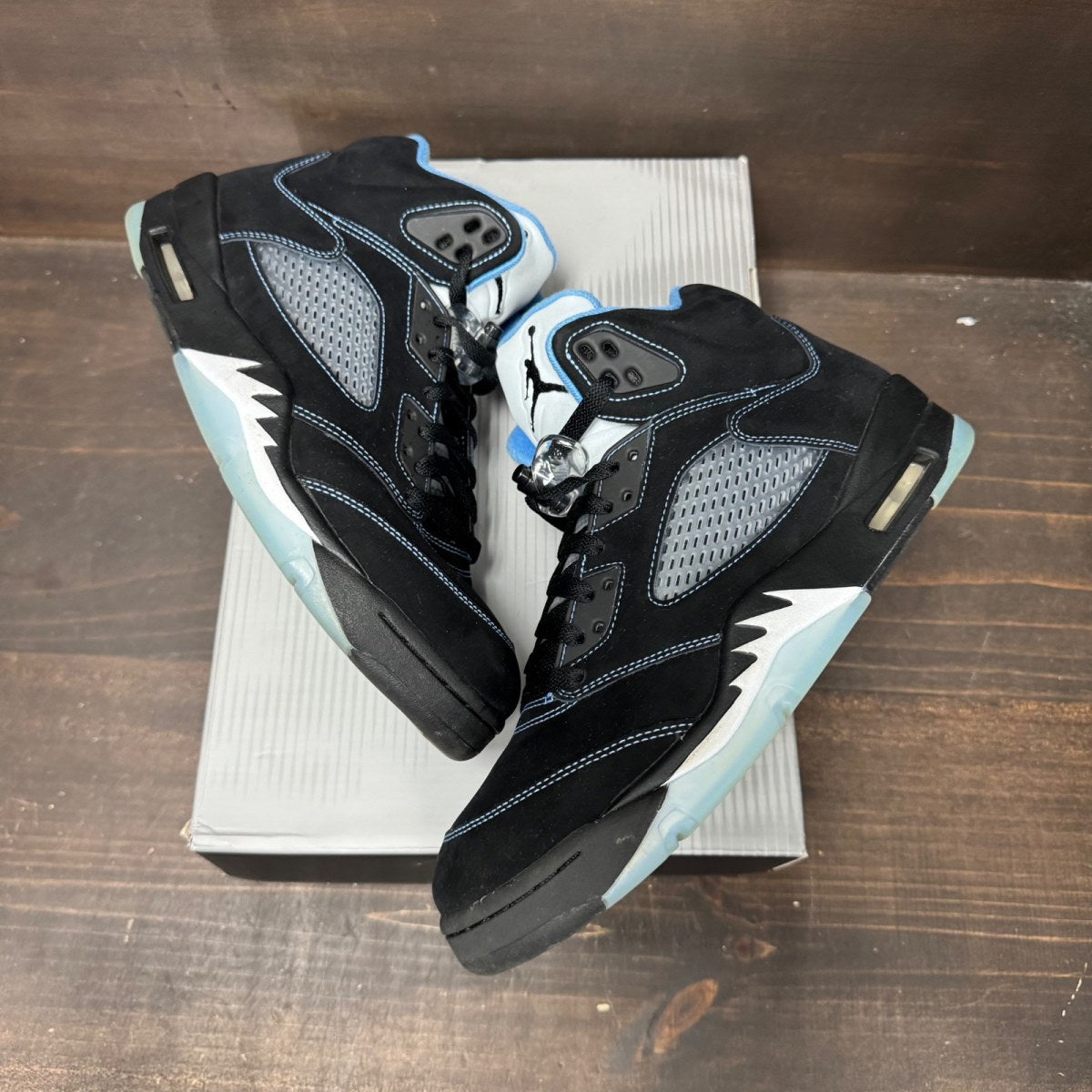Jordan 5 Retro Black University Blue (2026) - Image 2