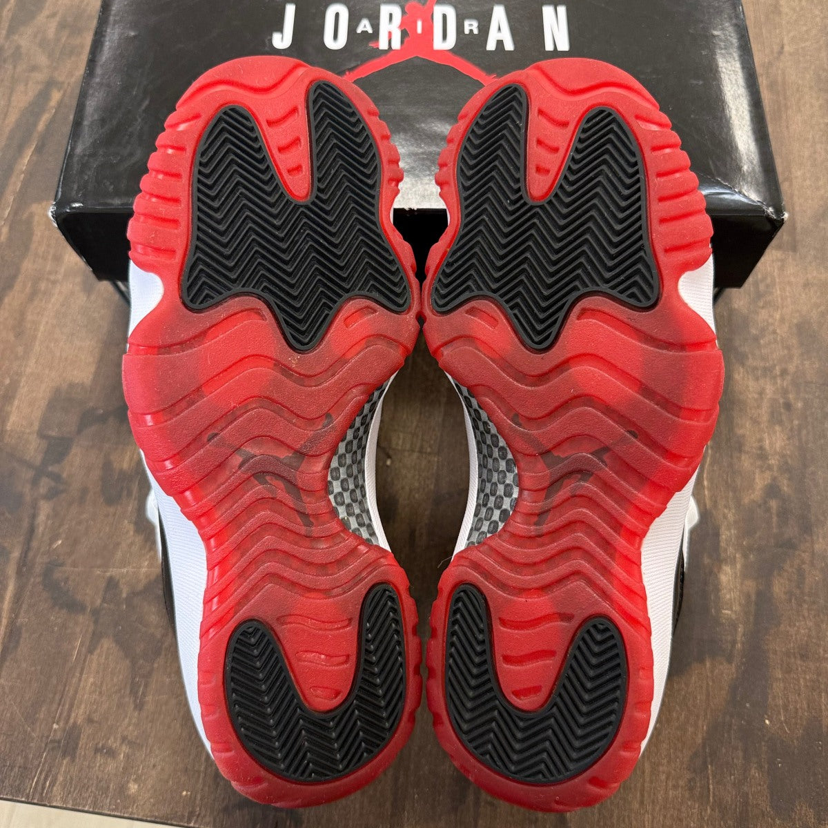 Jordan 11 Retro Low Concord Bred - Image 5