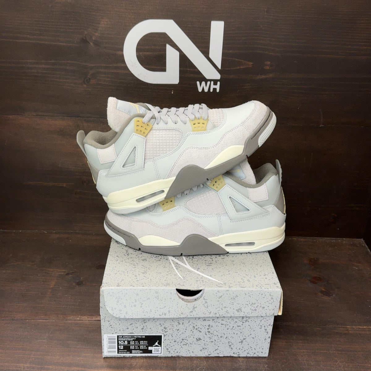 Jordan 4 Retro SE Craft Photon Dust - Image 1