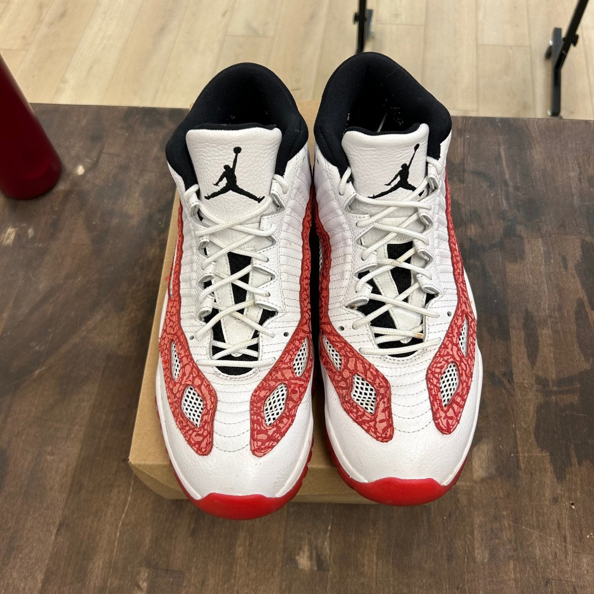 Jordan 11 Retro Low IE White Gym Red Size 12 (Pre-Owned) - Image 2