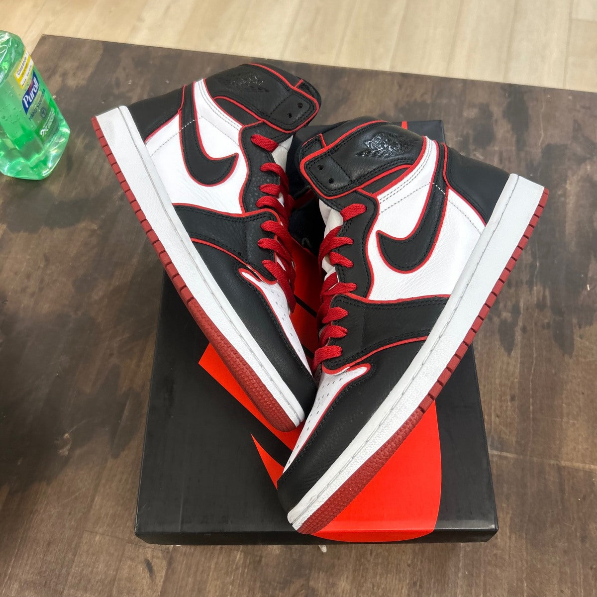 Jordan 1 Retro High Bloodline - Image 1