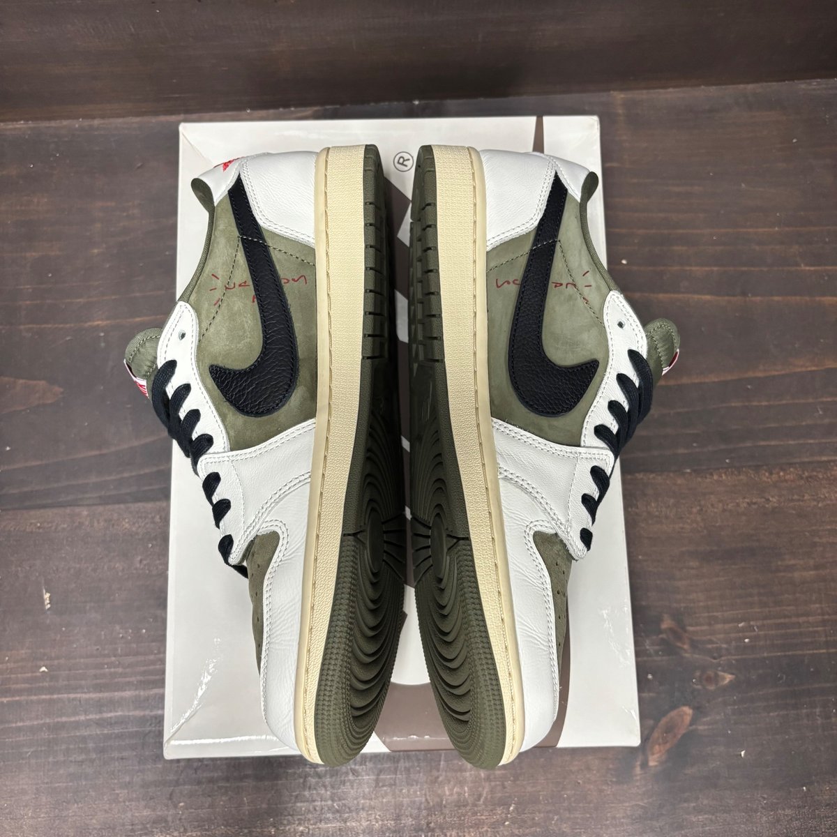 Jordan 1 Retro Low OG SP Travis Scott Medium Olive Size 10.5 (Pre-Owned) - tag