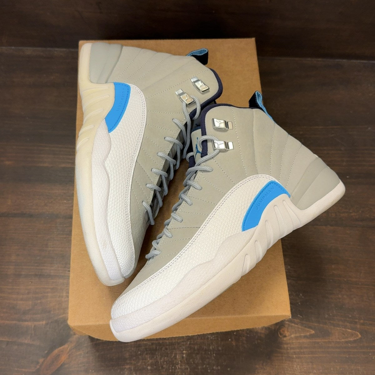 Jordan 12 Retro Grey University Blue (GS) Size 7Y (Pre-Owned) - Image 2