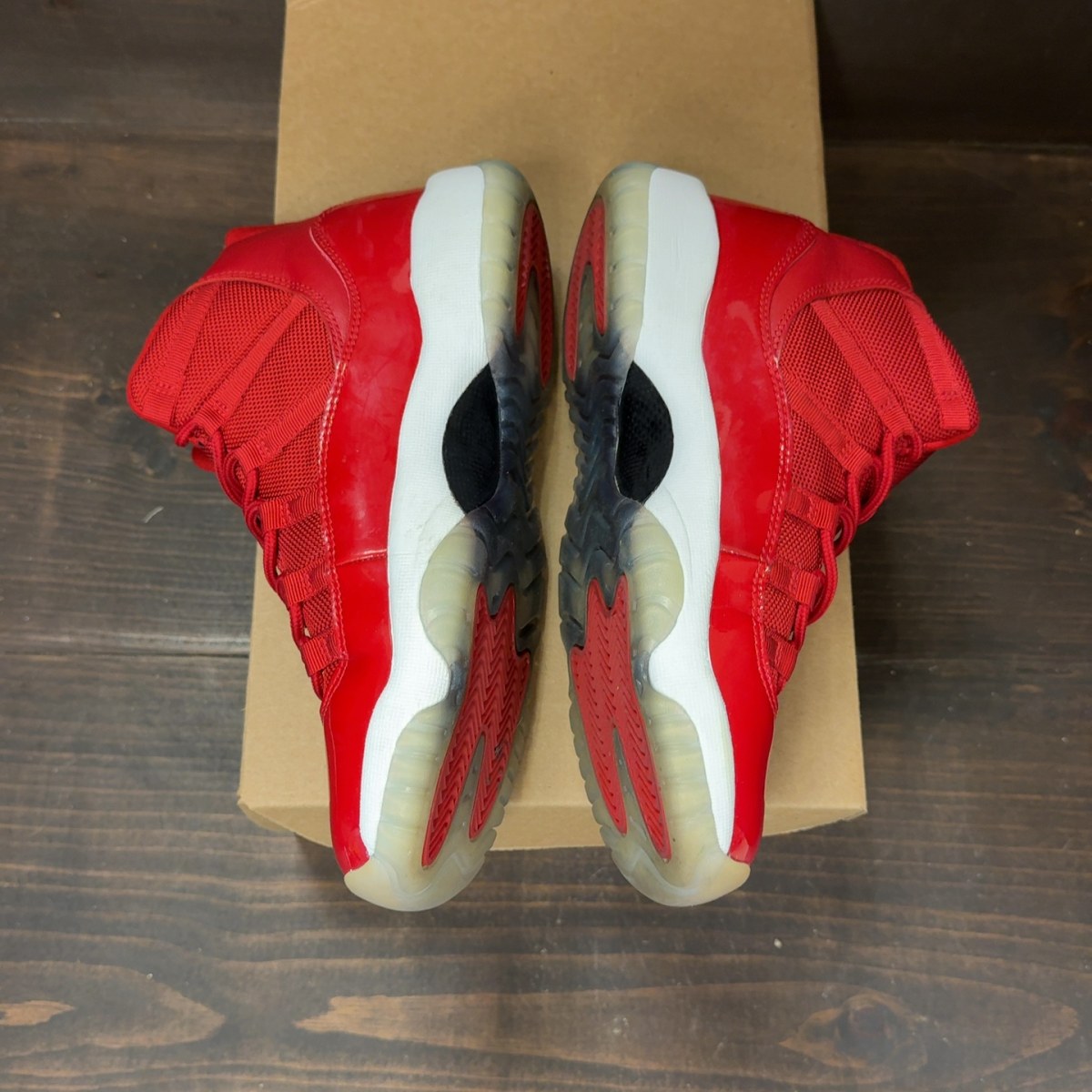 Jordan 11 Retro Win Like 96 (GS) Size 6Y (Pre-Owned) - Image 4