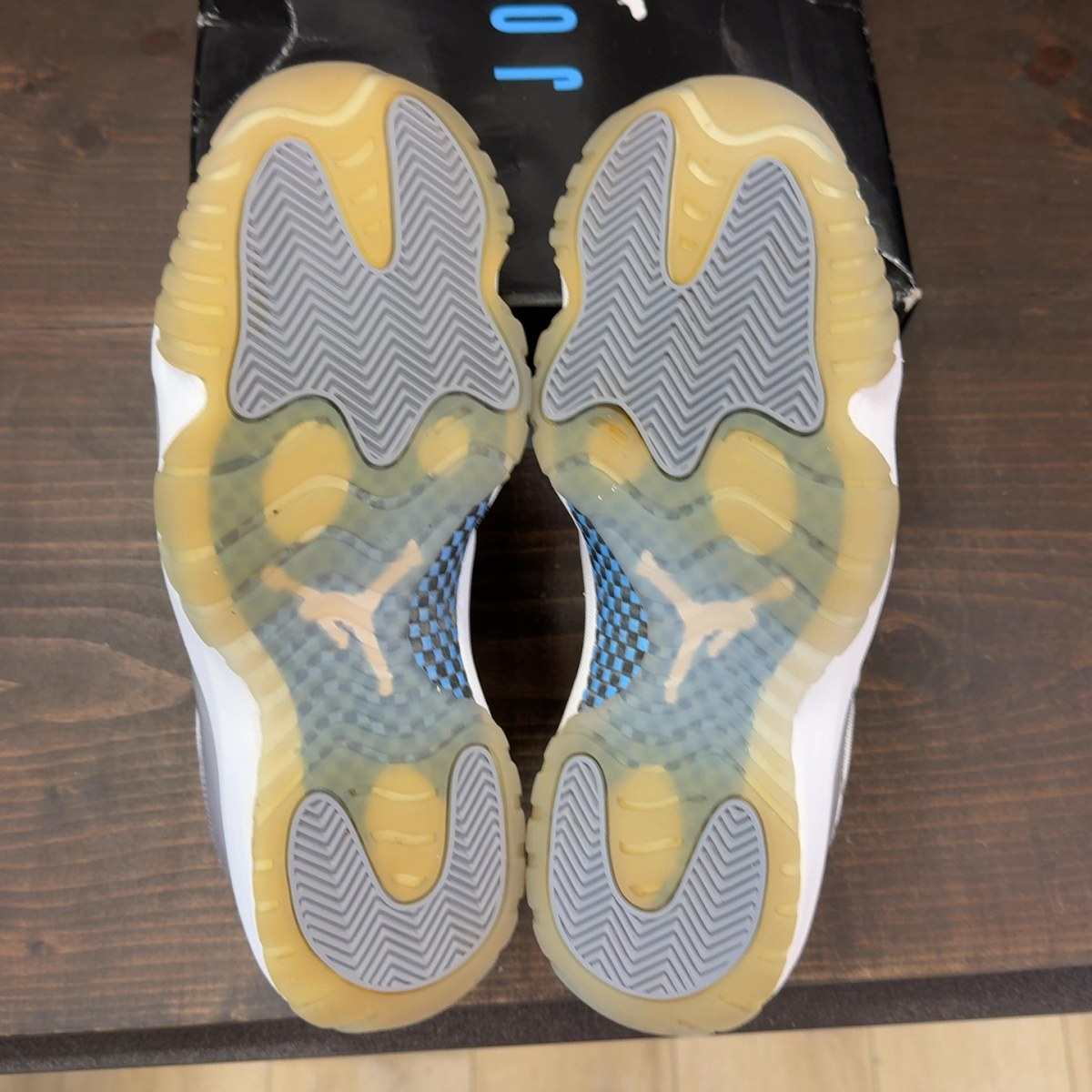 Jordan 11 Retro Low Cement Grey - Image 9