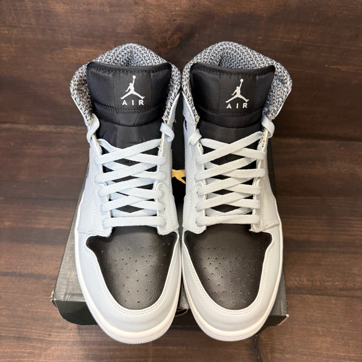 Jordan 1 Mid Pure Platinum Metallic Silver - Image 2